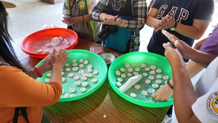 ★南投國姓★【糯米橋客家庄農遊微旅行】茄苳神木/阿坤香茅工坊絲瓜皂DIY/梅庄休閒渡假中心泡腳/糯米橋咖啡工坊DIY。