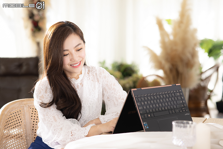 ASUS ZenBook Flip S 測試報告 一手掌握輕薄效能！
