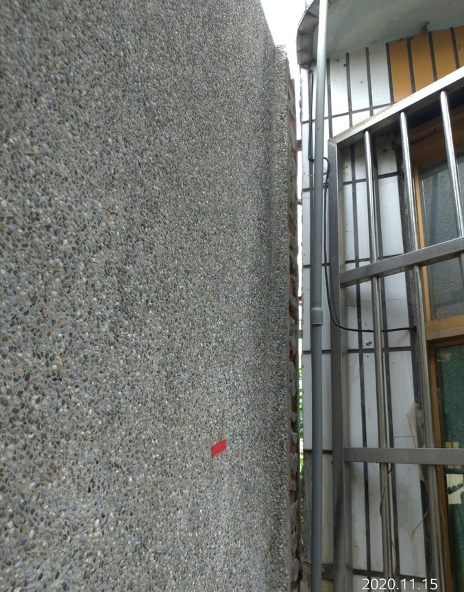 點我看大圖 請教有關建商開挖地基造成鄰房傾斜問題