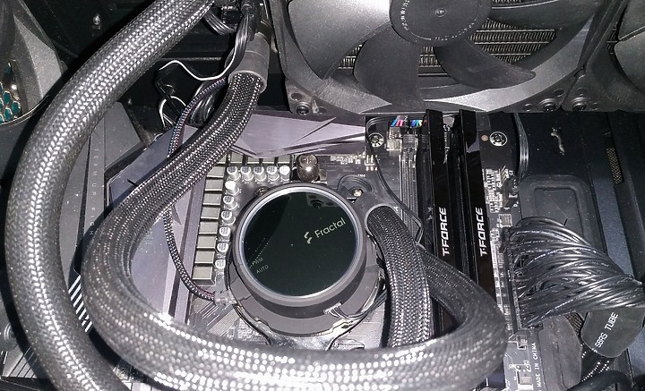 簡約幹練!Fractal Design Celsius+ S28 水冷開箱