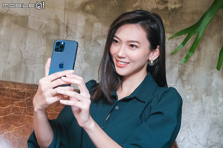 iPhone 12 Pro Max體驗|手足對決、各有異趣!