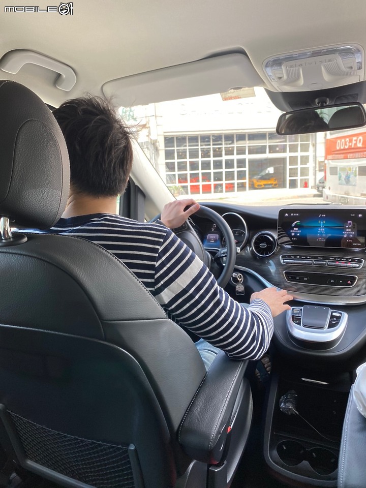 點我看大圖 Benz v220d陪伴試駕分享 (與Lexus RX比較)