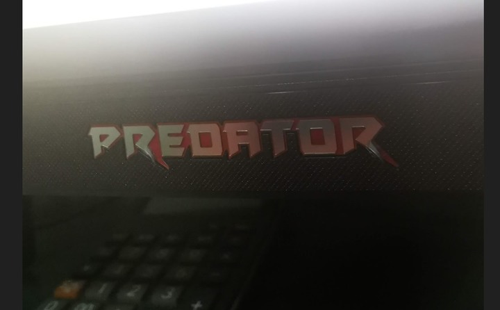 我的Acer Predator X27 已經第三次出現異常色塊情形...請問如何是好?
