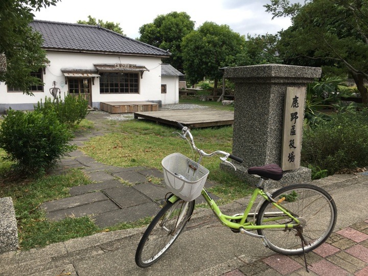 搭末班車「藍皮普快」騎遊台東鹿野