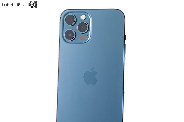 iPhone 12 Pro Max體驗|手足對決、各有異趣!