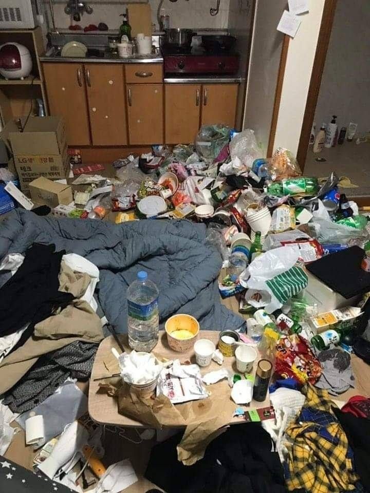 大家能接受女生有多亂？………………我指的是房間