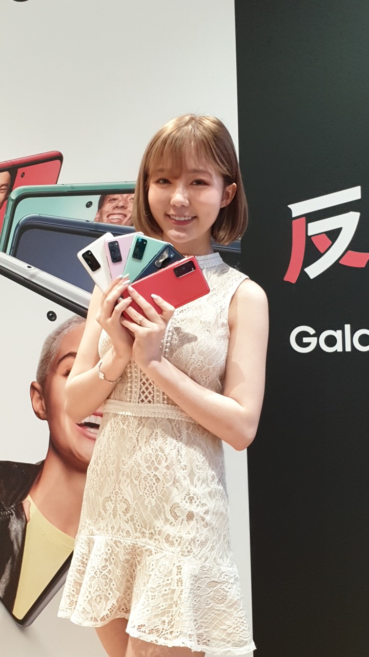 點我看大圖 《反正我好看》SAMSUNG Galaxy S20 FE 5G系列輕旗艦手機體驗會