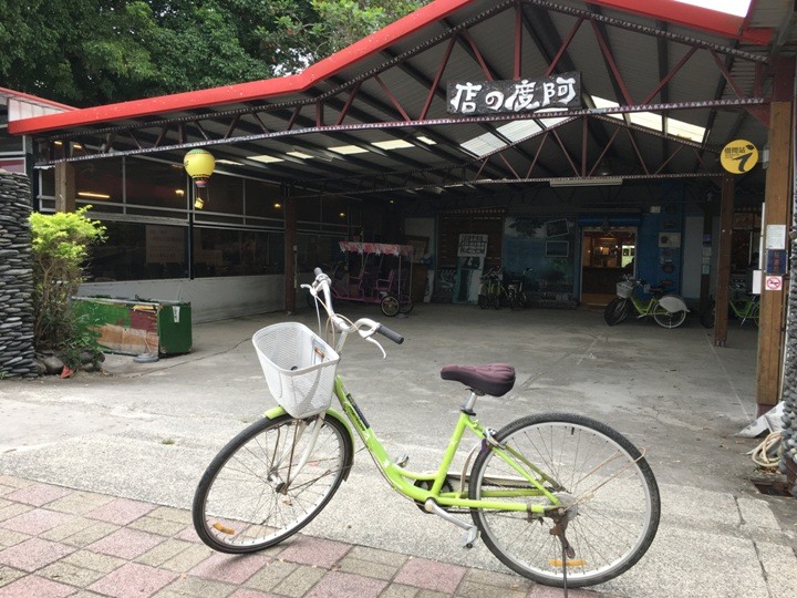 搭末班車「藍皮普快」騎遊台東鹿野