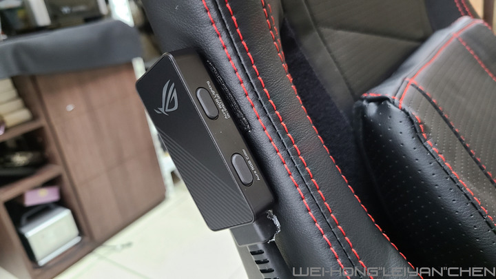 點我看大圖 霸氣外露-ASUS ROG信仰RGB電競椅 CHARIOT (SL300C)