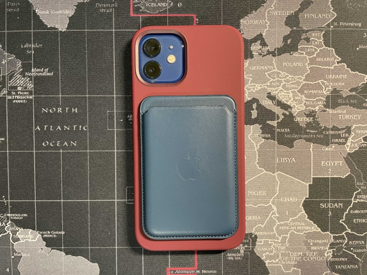 iPhone 12 / 12 Pro 原廠矽膠套 / 皮革卡套開箱