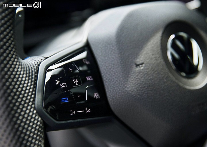 【海外新訊】Volkswagen Golf R 八代正式登場!4Motion 全時四驅擔綱性能關鍵