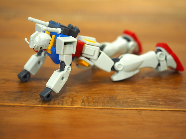 BANDAI EG 1/144 RX-78-2 GUNDAM 免工具入門級鋼彈模型實作