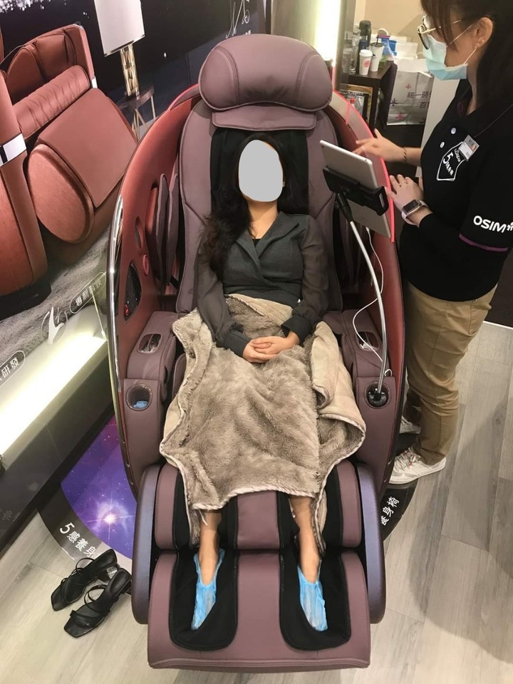 點我看大圖 頂級按摩椅比較:Tokuyo Panasonic王者之座、OSIM uDream 5感養身椅、喬山5D-AI按摩椅