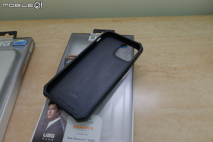 點我看大圖 防護優先~新機iPhone12 Pro搭UAG我最安心