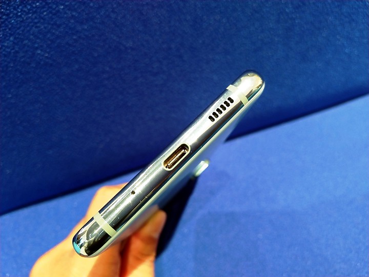 《輕旗艦》Galaxy S20 FE體驗心得分享《hen~出色》