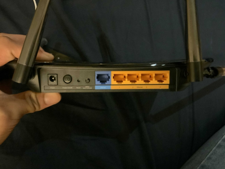 裝上路由分享器搜不到wifi