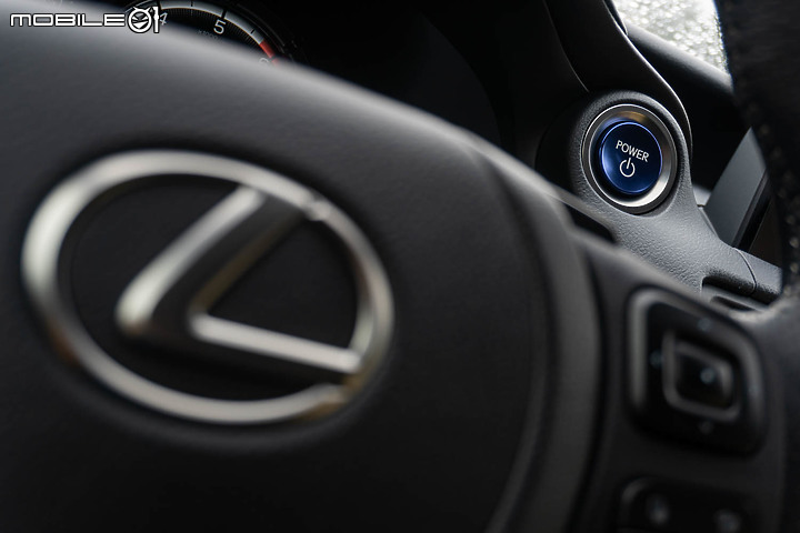 Lexus IS 300h F Sport 試駕|帥勁操控 全面進化!