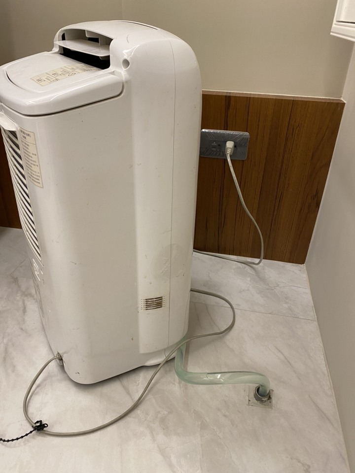 一樓客廳廚房開箱文-不到1400萬新北小透天裝潢分享Part6