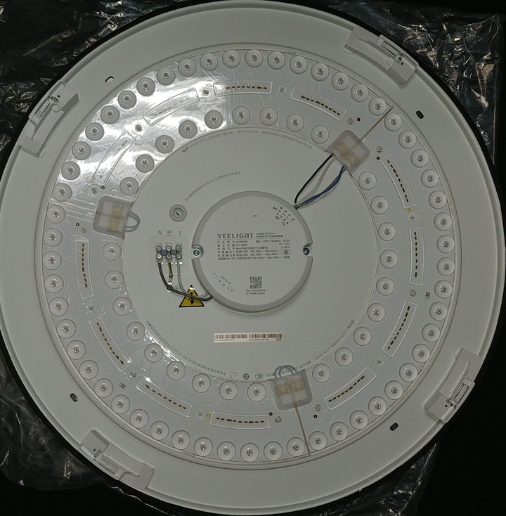 Yeelight 纖玉吸頂燈 220V 特定色溫閃爍問題