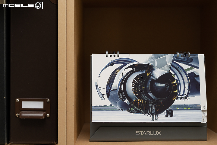歡迎登機！ STARLUX 星宇航空 2021 桌曆 「初始號」開箱！