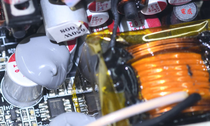 Cooler Master V650 SFX GOLD全模組化電源開箱