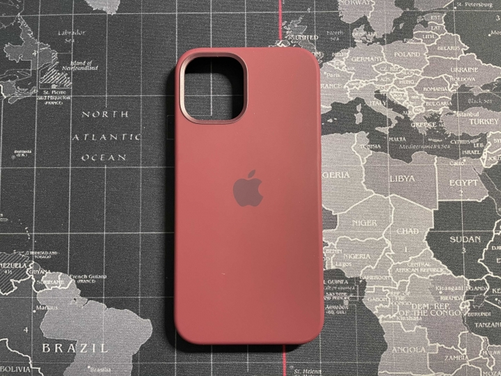 iPhone 12 / 12 Pro 原廠矽膠套 / 皮革卡套開箱