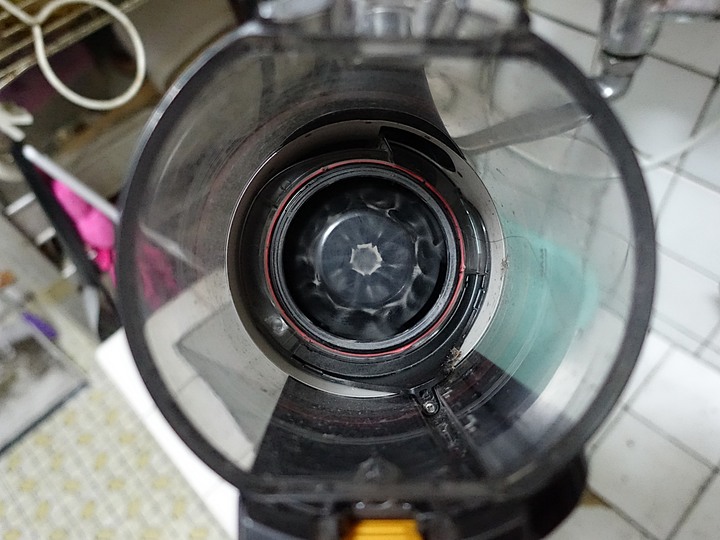 吃乾抺淨、同步吞拖、好樣的《LG A9 K系列 WiFi 濕拖無限吸塵器》— 一部令人迷上打掃之吸塵器,試用心得分享