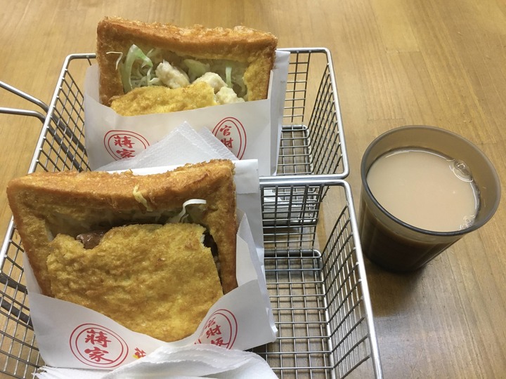 [食記] 蔣家官財板，台灣花蓮吉安，外酥內軟且餡料滿滿的炸吐司！