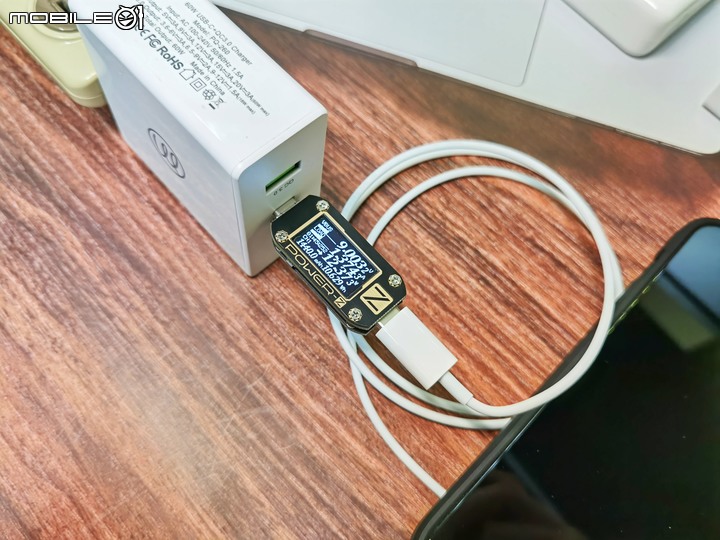 「開箱」Magsafe 多款充電器測試 - iPhone 12 Pro Max最高可以充到幾瓦？