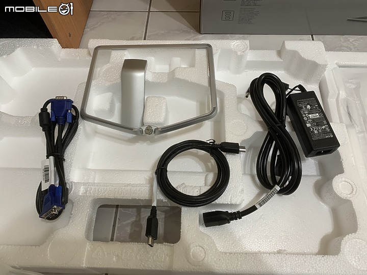 HP 27fw 27吋ips螢幕簡單開箱