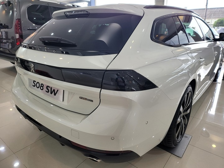 法系絕美跑旅！PEUGEOT 508SW 靜態賞車