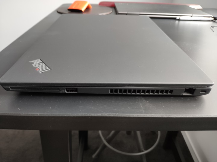 [懶人開箱] Thinkpad P15s 簡短開箱