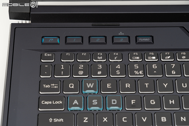 Acer Predator Helios 700 獨家實測 再探極致效能巔峰！