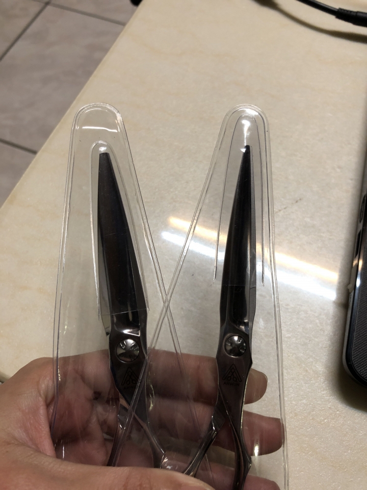 浮上水面的台灣的剪刀工廠