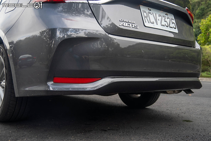 超夯「四門轎車」集合評比|Toyota Altis、Nissan Sentra、Ford Focus 爭奪戰