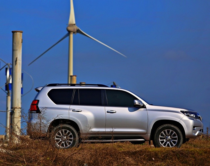 Toyota RAV4老大哥傳奇本格派四驅王,2021 全新版本Toyota Land Cruiser Prado跨年抵台!