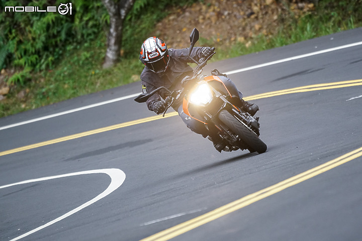 KTM 250 Duke 試駕報告|運動性極佳的白牌街跑