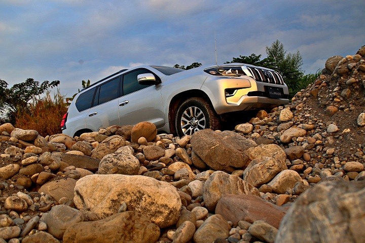 Toyota RAV4老大哥傳奇本格派四驅王,2021 全新版本Toyota Land Cruiser Prado跨年抵台!