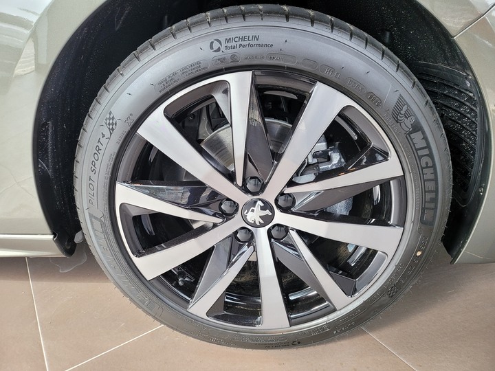 法系絕美跑旅！PEUGEOT 508SW 靜態賞車
