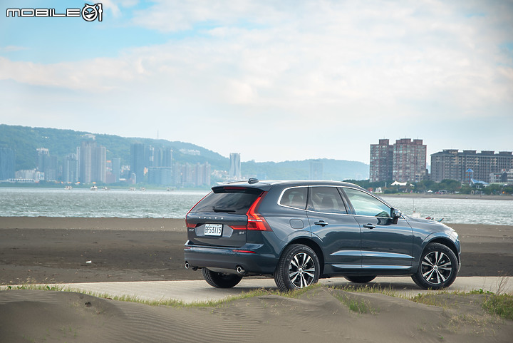 Volvo 新年式 XC60 B4 Momentum 試駕 純燃油時代不再,48V輕油電將成銷售主力!