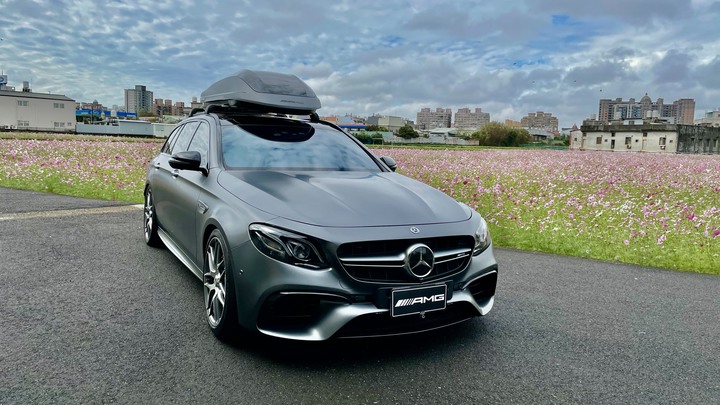 [開箱] 極度浮誇 Mercedes-AMG Roof Box
