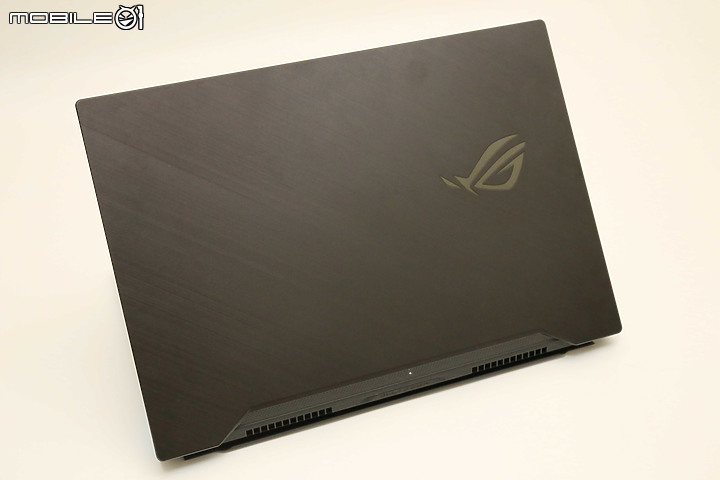 直上極速 300Hz 俱樂部 - Zephyrus S15 (i7-10875H + GTX2080SUPER)