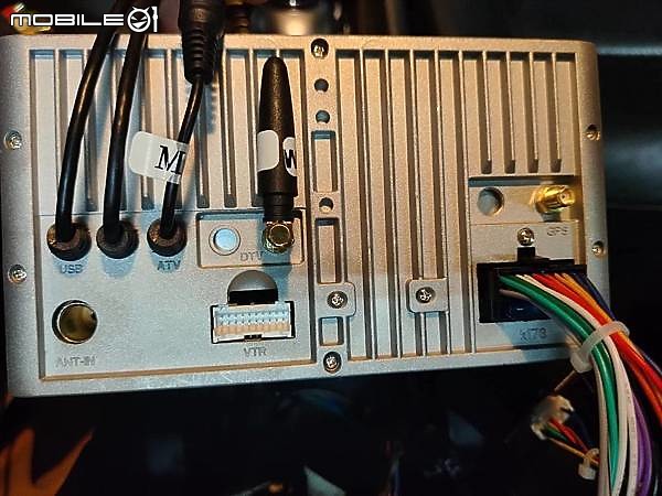 賓士C200汽車音響如何檢測及加一條音源線?