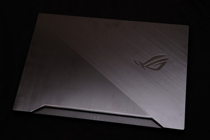 點我看大圖 少了光害跑一樣快,ASUS ROG Zephyrus G15 GA502IV 電競筆電開箱測試