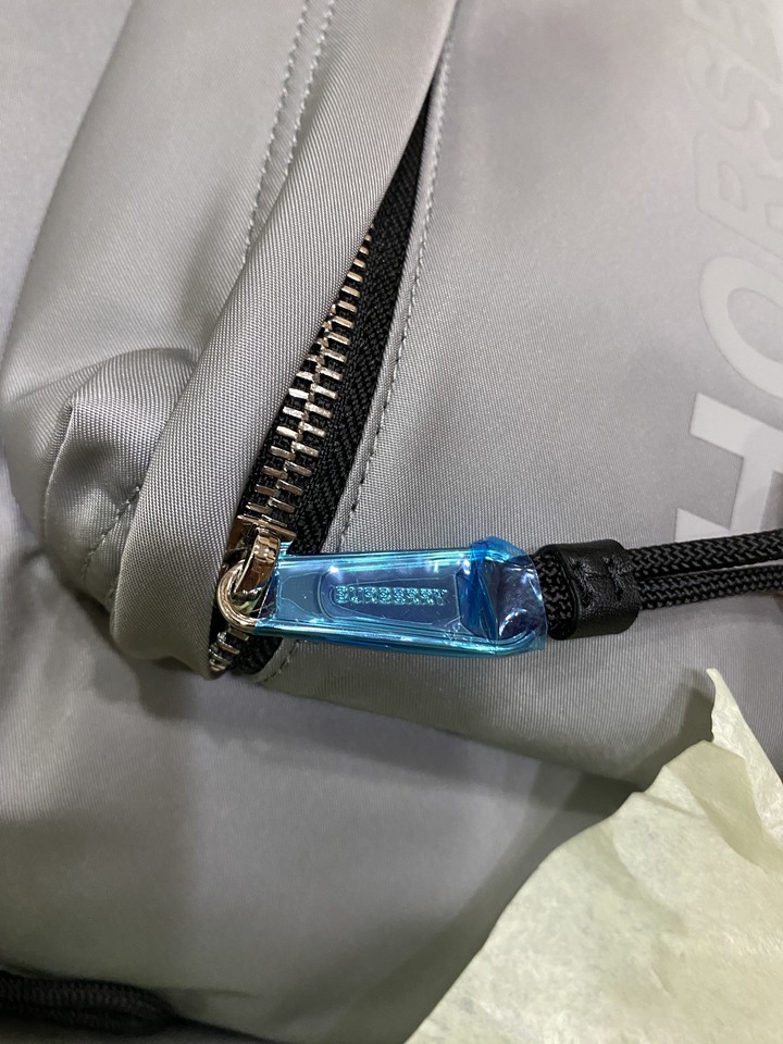 [開箱]BURBERRY 男生後背包