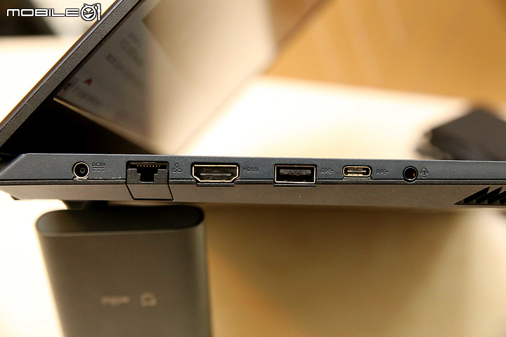 外表不電競的類電競筆電 ASUS X571LI 簡單開箱