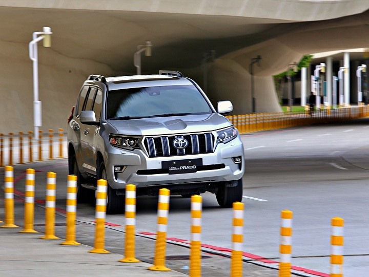 Toyota RAV4老大哥傳奇本格派四驅王,2021 全新版本Toyota Land Cruiser Prado跨年抵台!