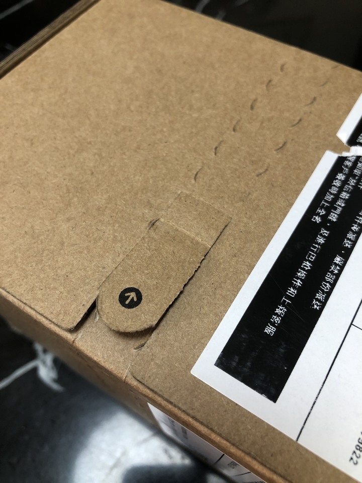趕在聖誕節前來的 HomePod mini 白 開箱~