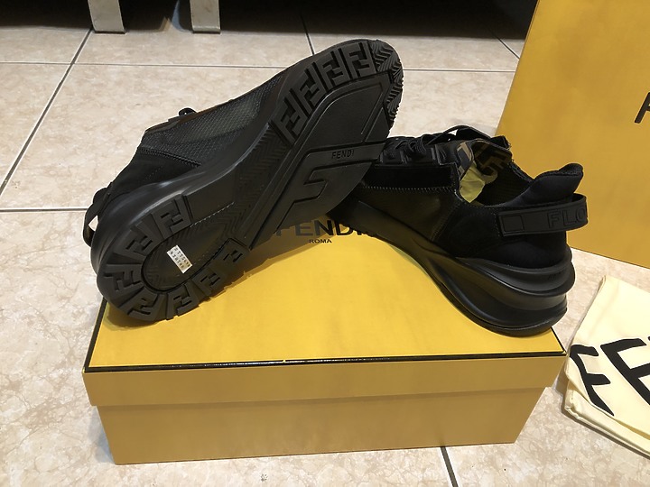 點我看大圖 【開箱】FENDI FLOW 無鞋帶運動鞋開箱分享