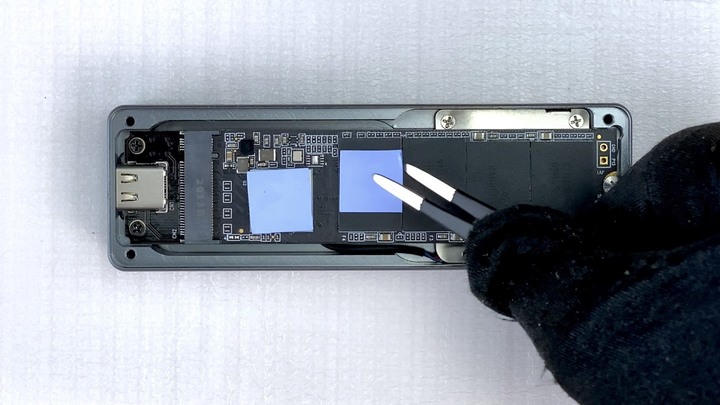 開箱 NODA Turbine 內建風扇的 SSD 外接盒